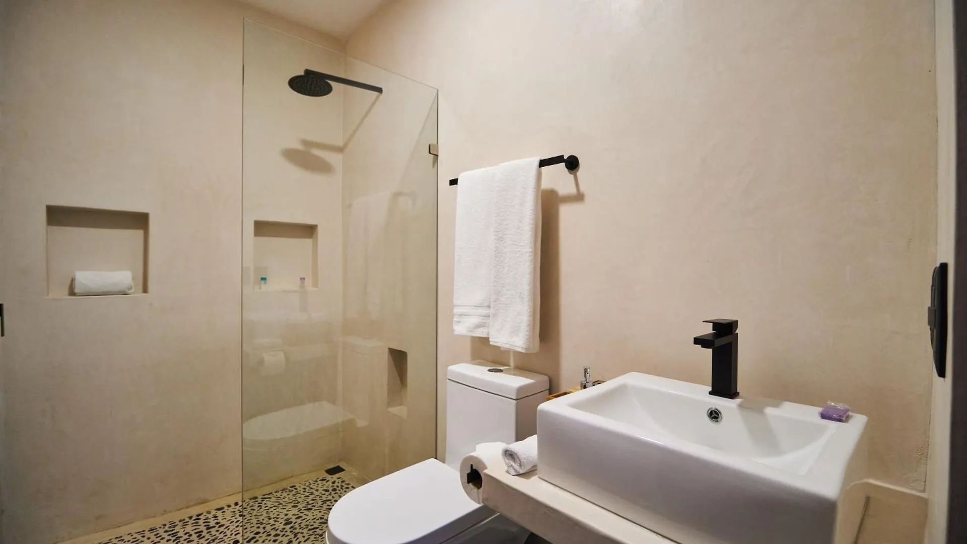 Дом отдыха Casa Baay - Private 17 Bedroom House, 34 Pax, Rooftop And Pool Тулум
