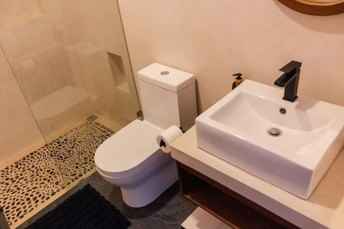 Casa Baay - Private 17 Bedroom House, 34 Pax, Rooftop And Pool تولوم 0*,